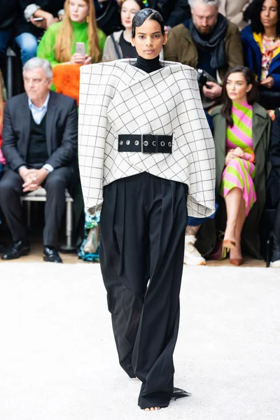 Look 4
